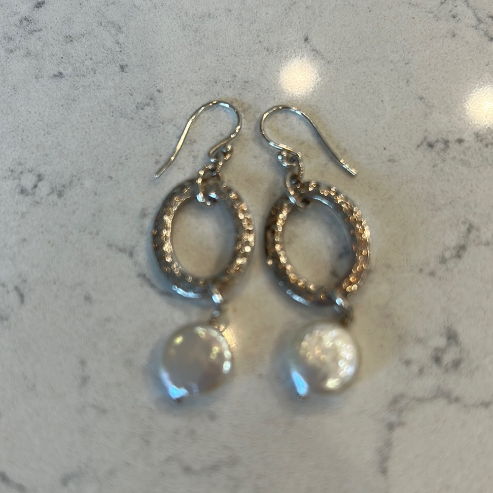 Silpada retired 925 hammered sterling silver freshwater coin pearl earrings